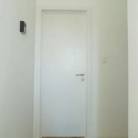 La Lodelinsartoise - Meuble De 3 Cles Apartment *