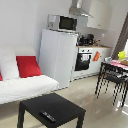 La Lodelinsartoise - Meublé De 3 Clés Appartamento Charleroi