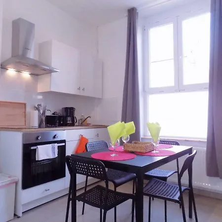 La Lodelinsartoise - Meublé De 3 Clés * Charleroi